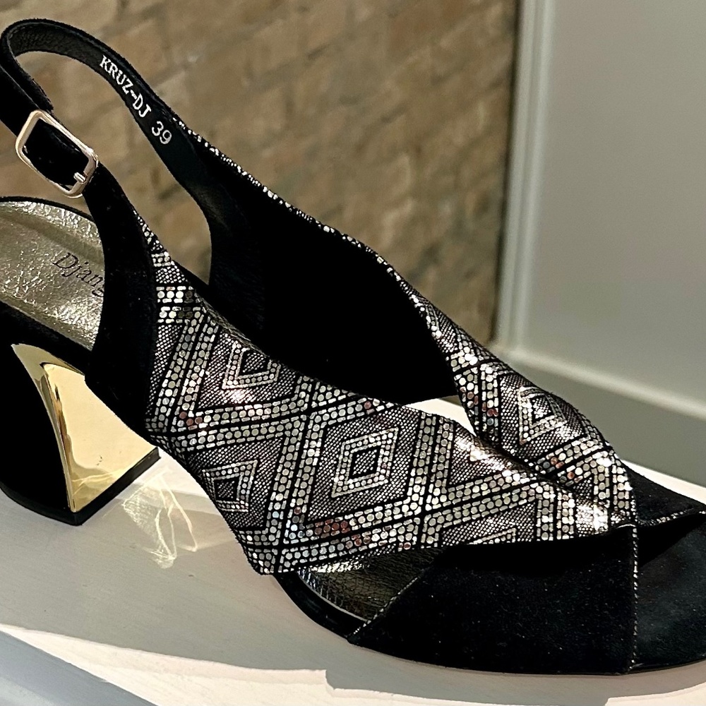 NWOT Django & Juliette gold and black sandals